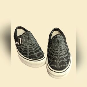 Van's Off the Wall Spider Slip-ons